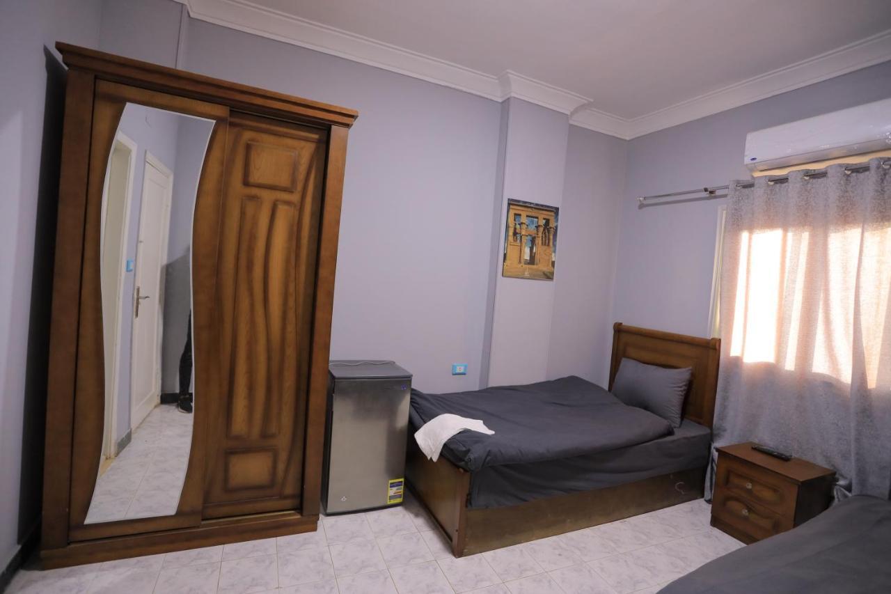 Magic Golden Pyramids View Hotel Kafret el-Gabal Exterior photo