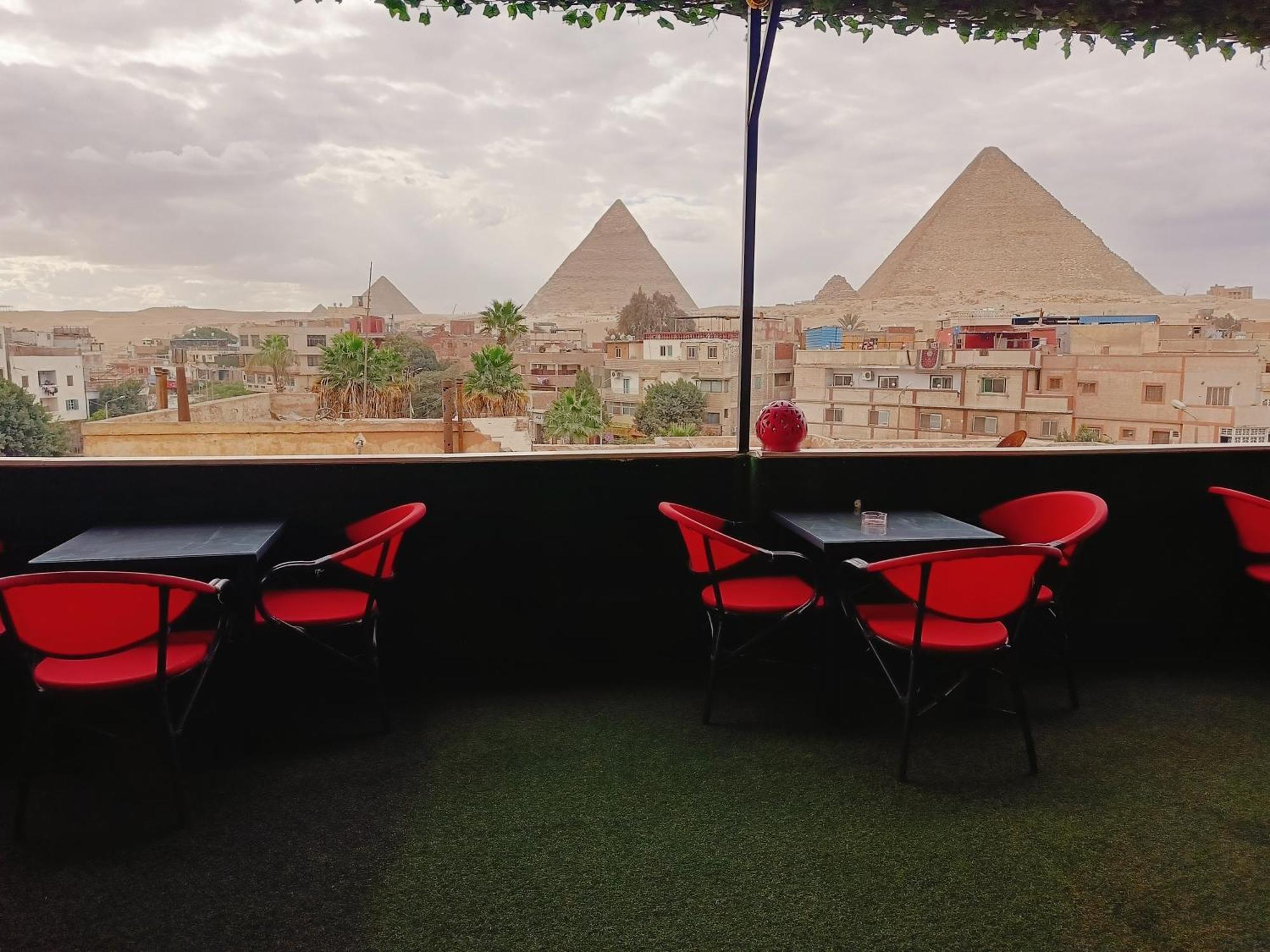 Magic Golden Pyramids View Hotel Kafret el-Gabal Exterior photo