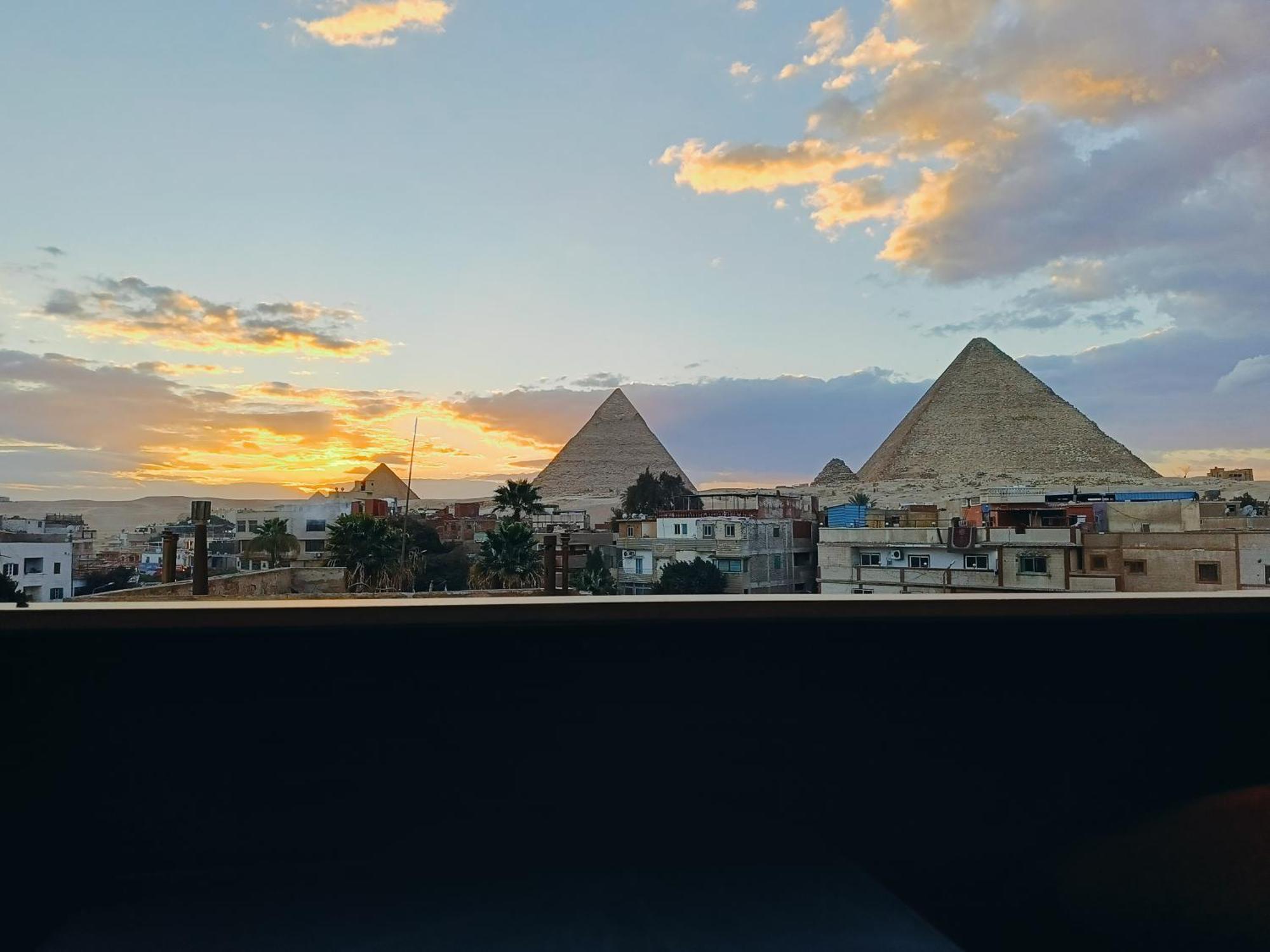 Magic Golden Pyramids View Hotel Kafret el-Gabal Exterior photo