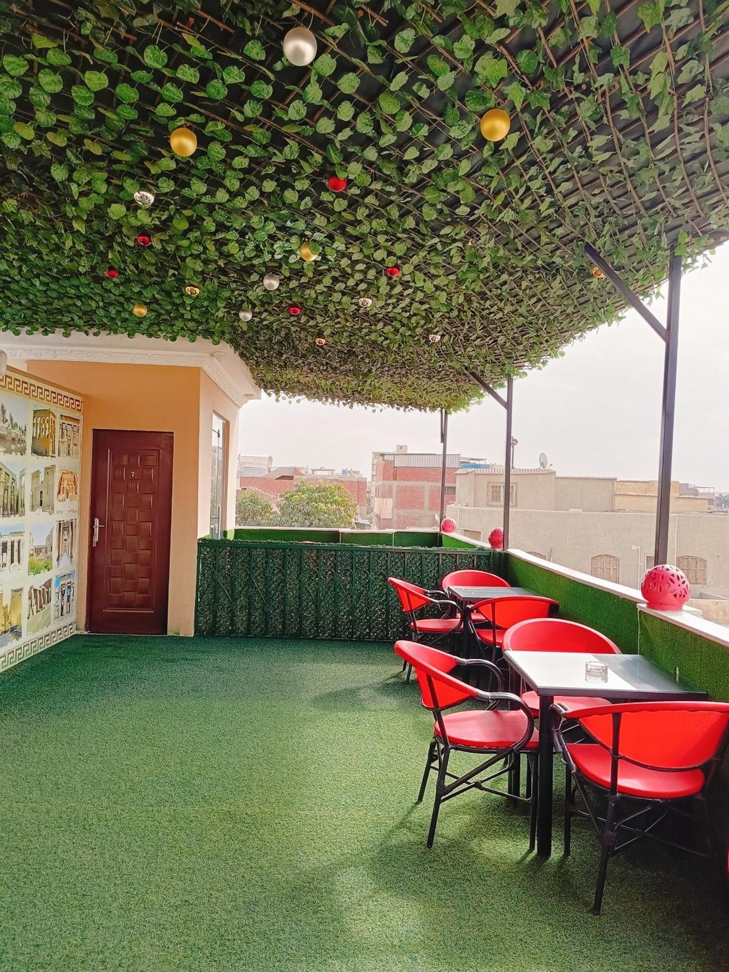 Magic Golden Pyramids View Hotel Kafret el-Gabal Exterior photo