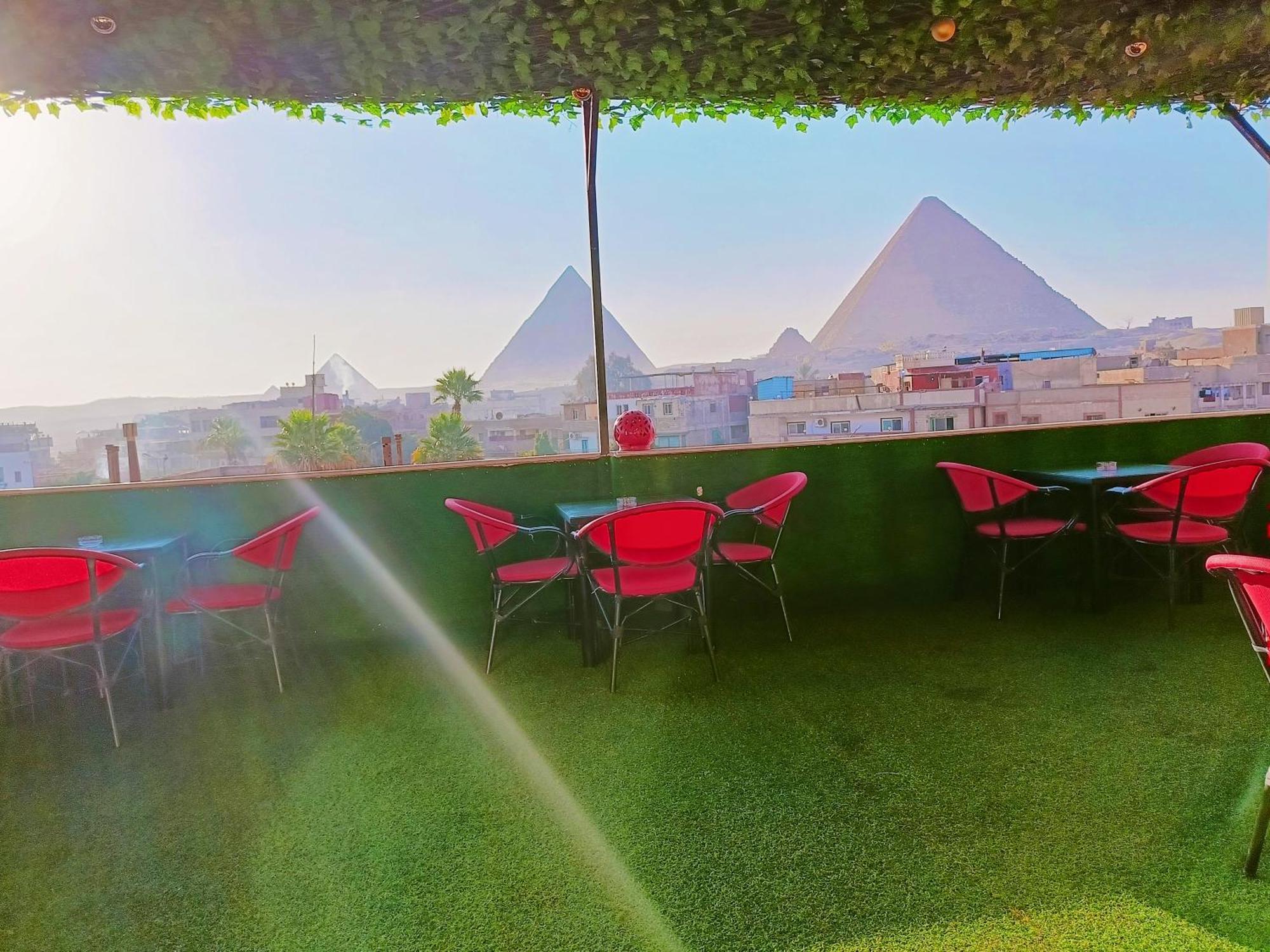 Magic Golden Pyramids View Hotel Kafret el-Gabal Exterior photo