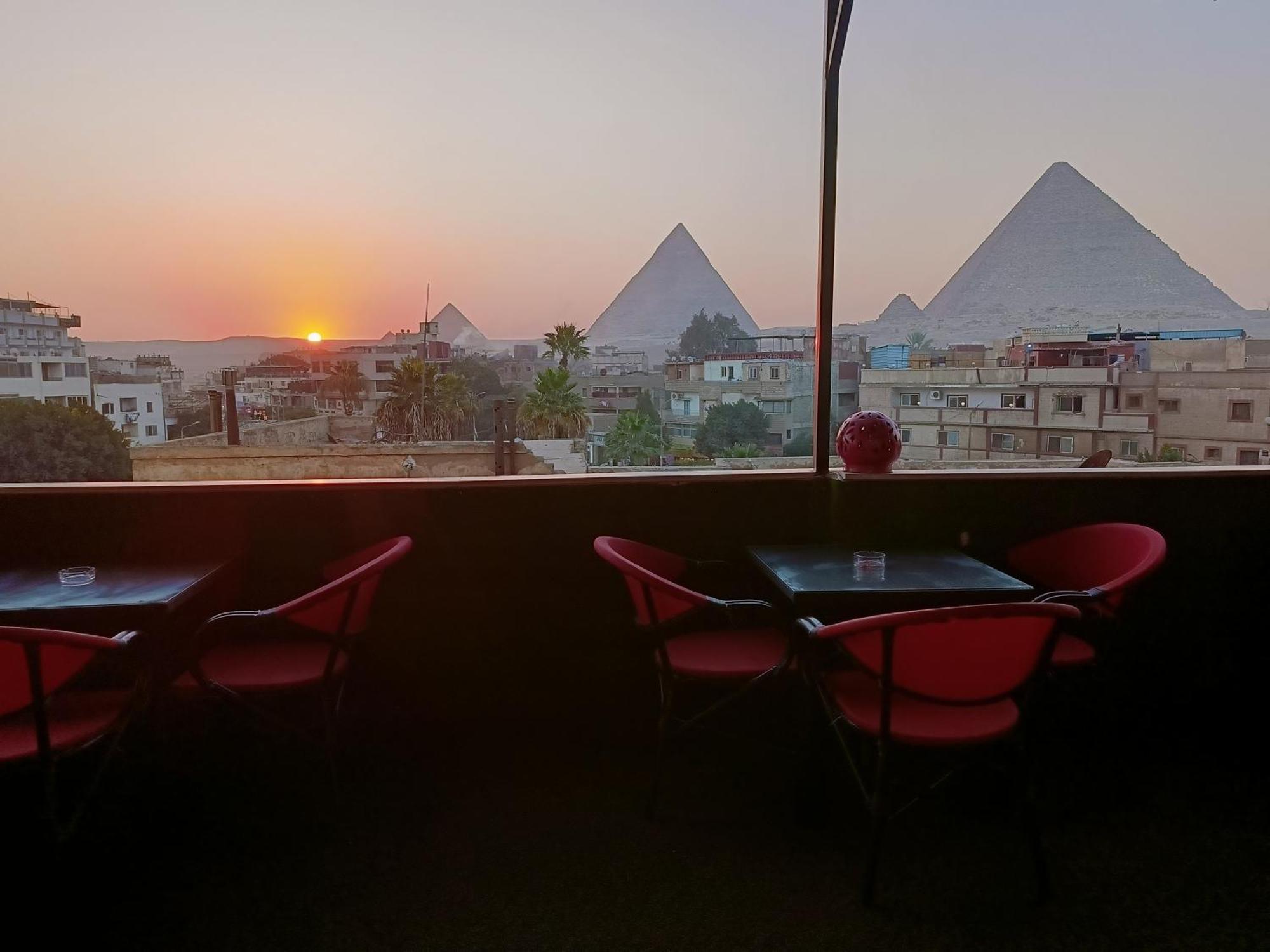 Magic Golden Pyramids View Hotel Kafret el-Gabal Exterior photo