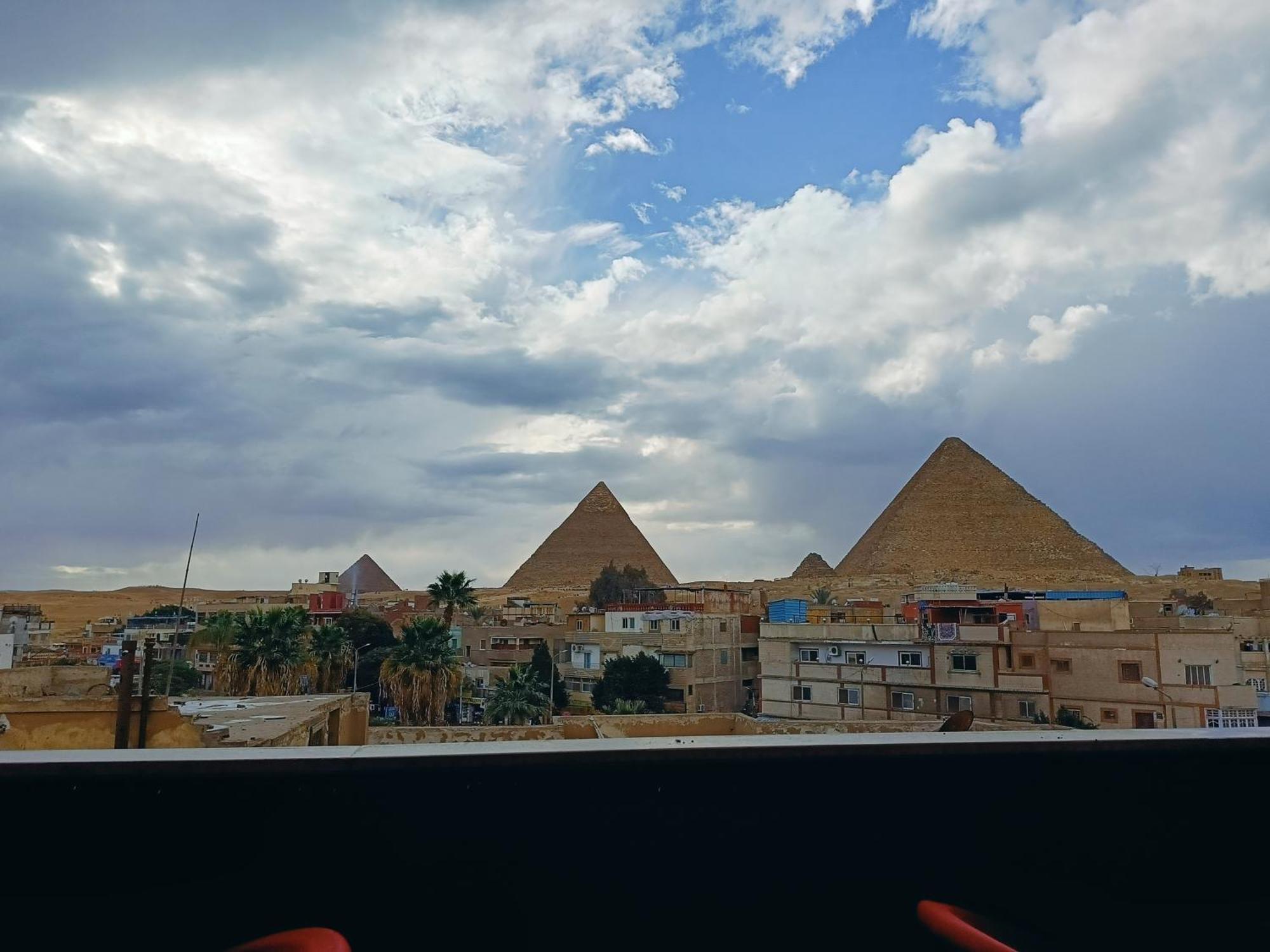 Magic Golden Pyramids View Hotel Kafret el-Gabal Exterior photo