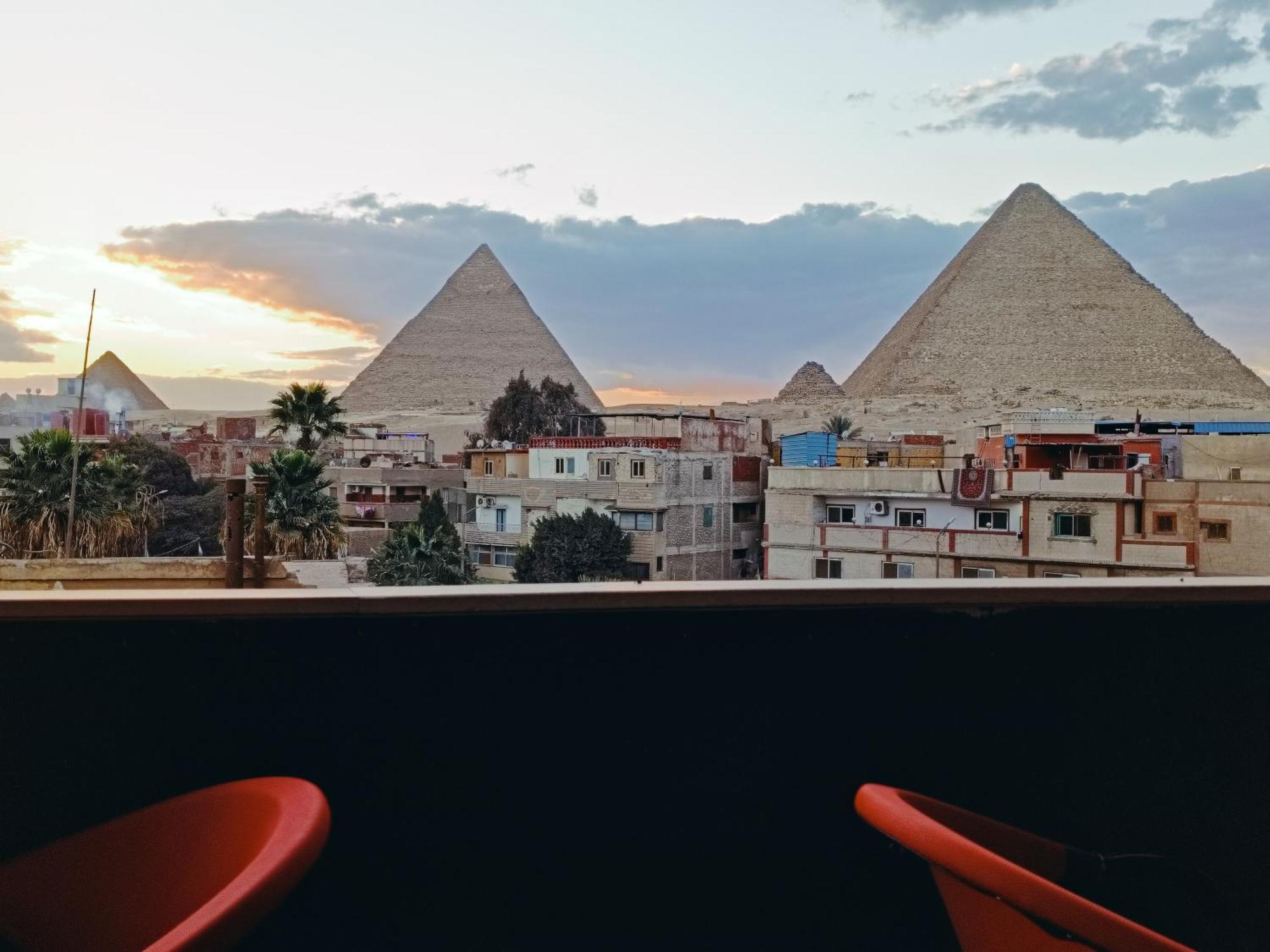Magic Golden Pyramids View Hotel Kafret el-Gabal Exterior photo