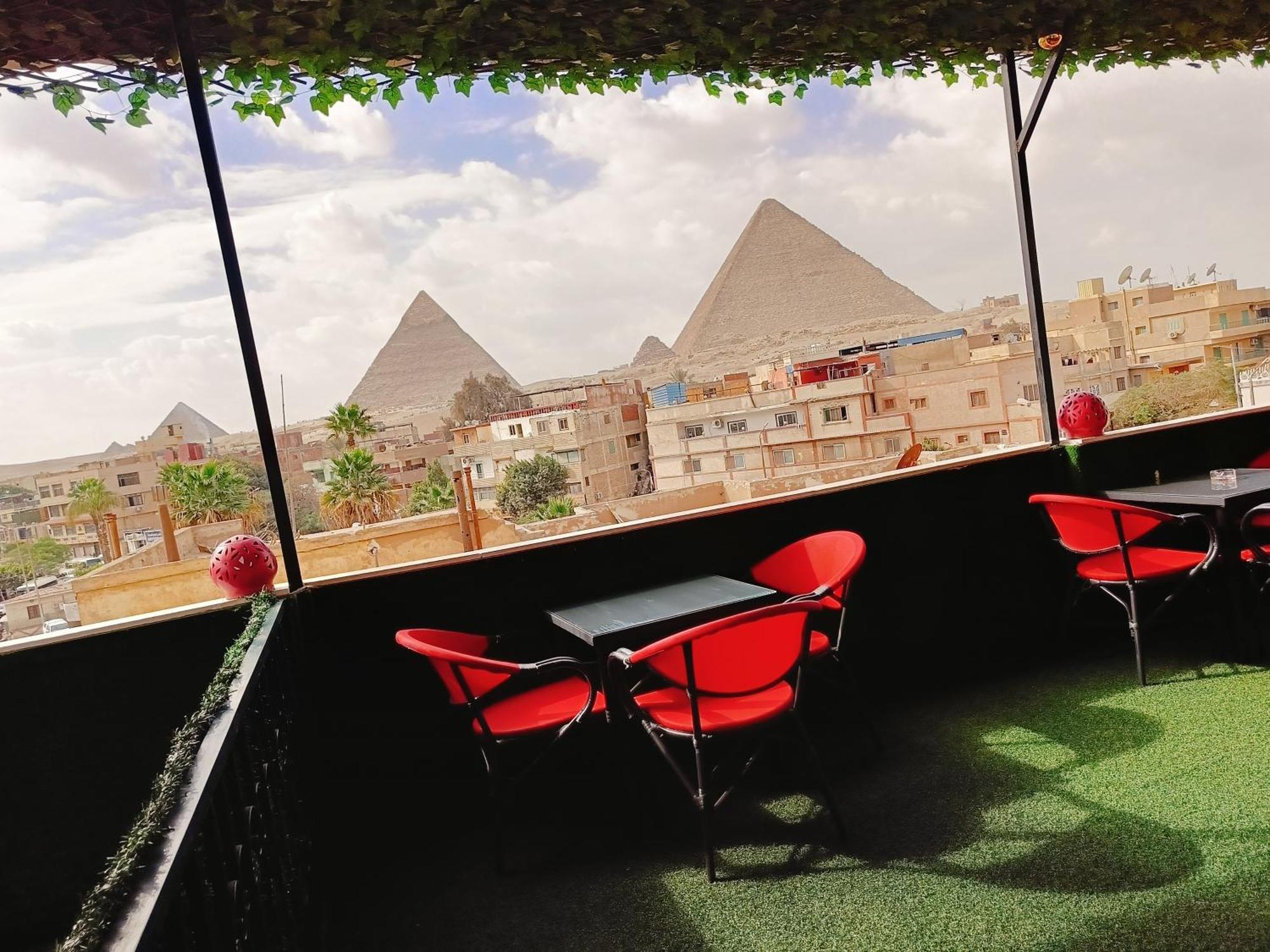 Magic Golden Pyramids View Hotel Kafret el-Gabal Exterior photo