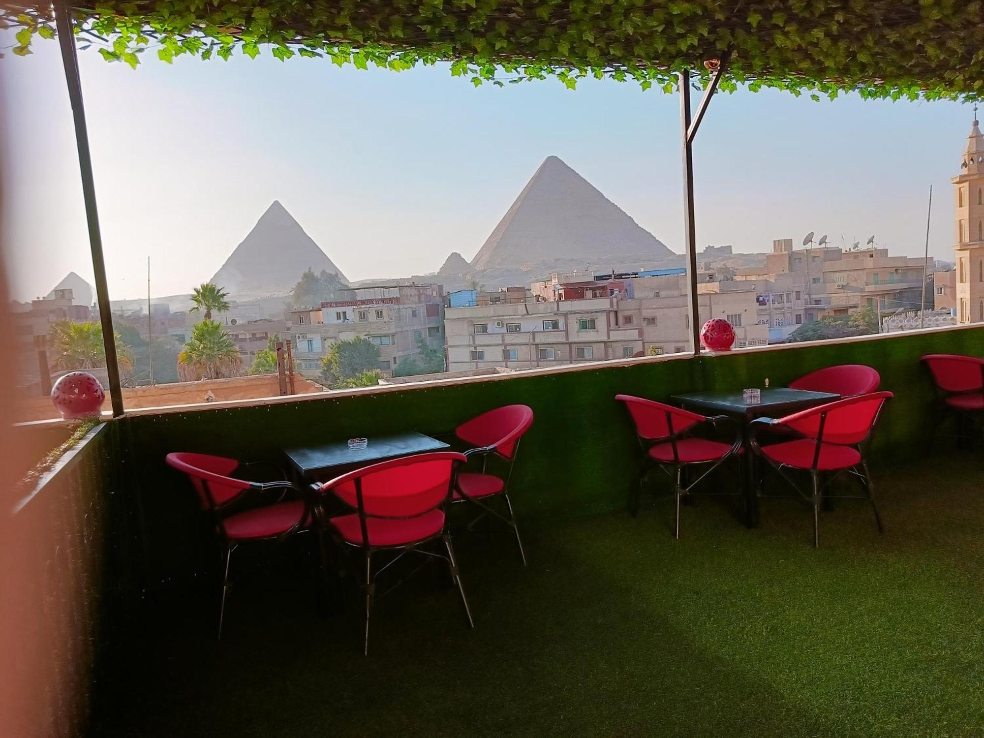 Magic Golden Pyramids View Hotel Kafret el-Gabal Exterior photo