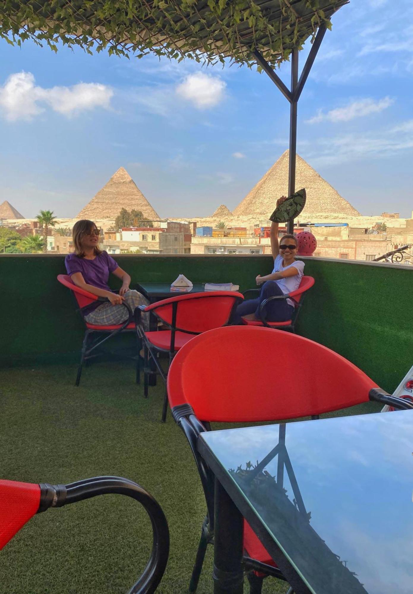 Magic Golden Pyramids View Hotel Kafret el-Gabal Exterior photo