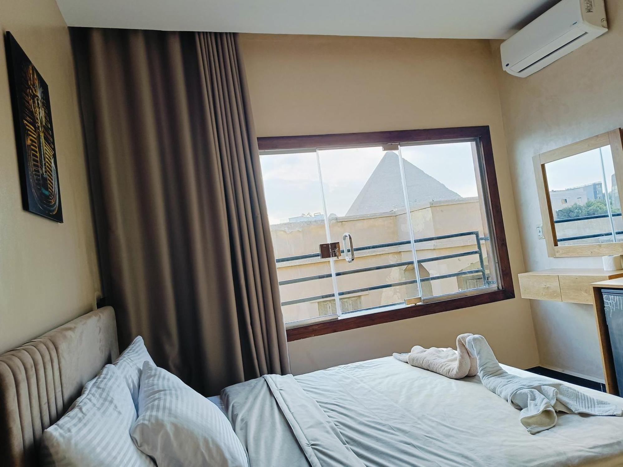 Magic Golden Pyramids View Hotel Kafret el-Gabal Exterior photo