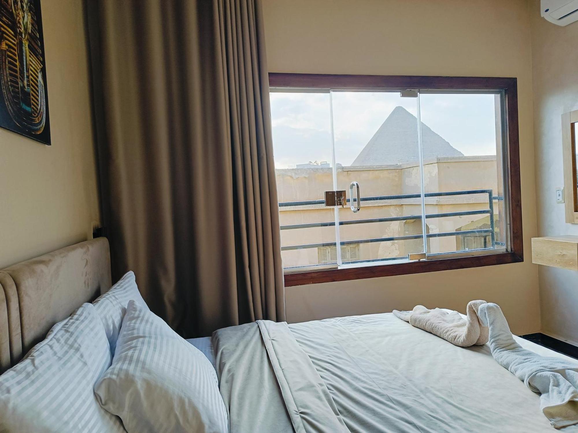 Magic Golden Pyramids View Hotel Kafret el-Gabal Exterior photo